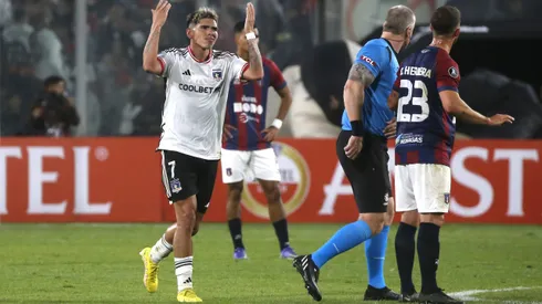 Carlos Palacios en el duelo de Colo Colo vs. Monagas de Venezuela.