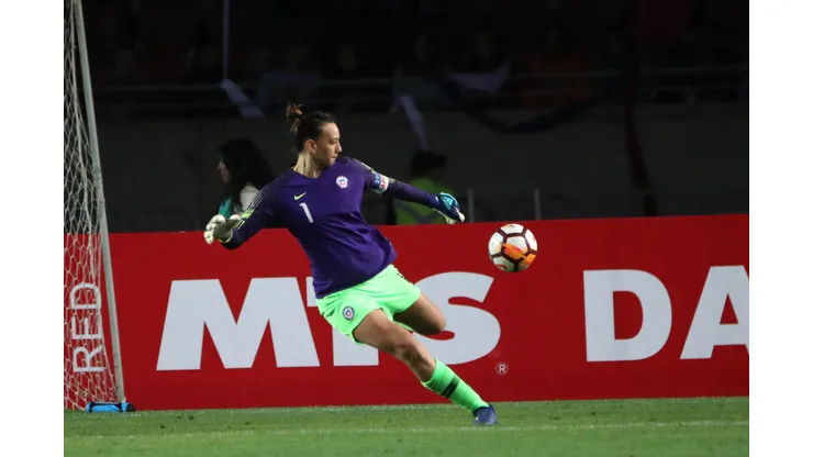 Christiane Endler es la sexta jugadora que más gana en Instagram