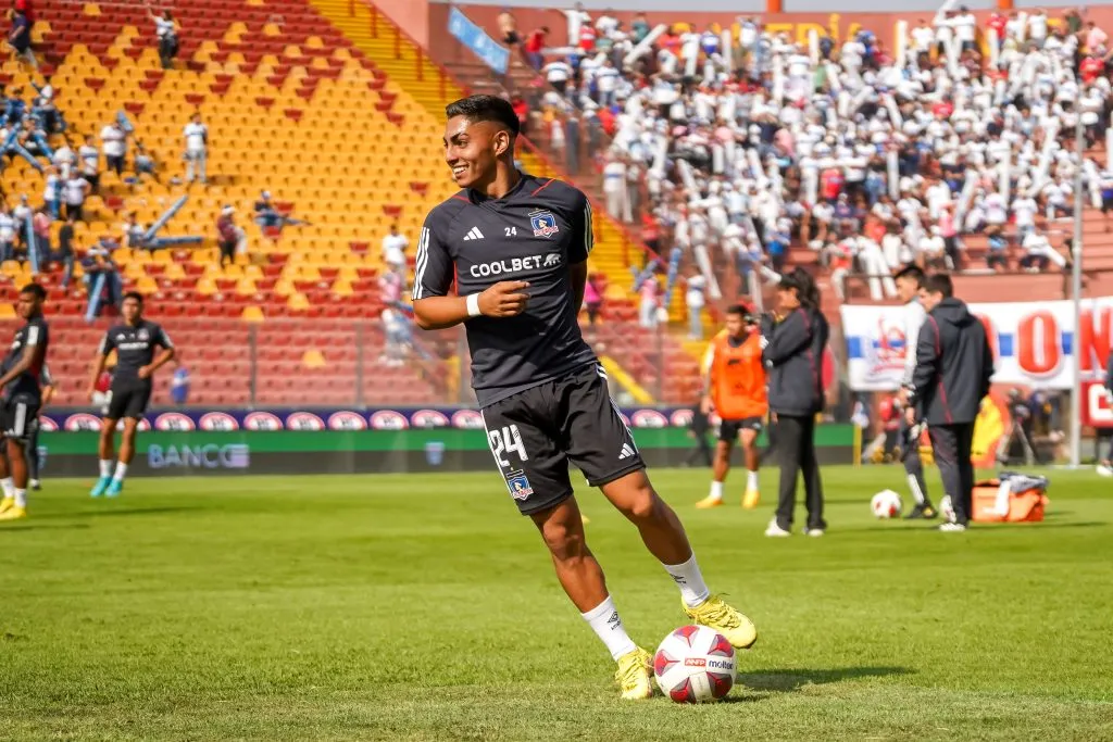 Jordhy Thompson en la antesala del clásico que la UC y Colo Colo igualaron sin goles. (Guille Salazar/RedGol).