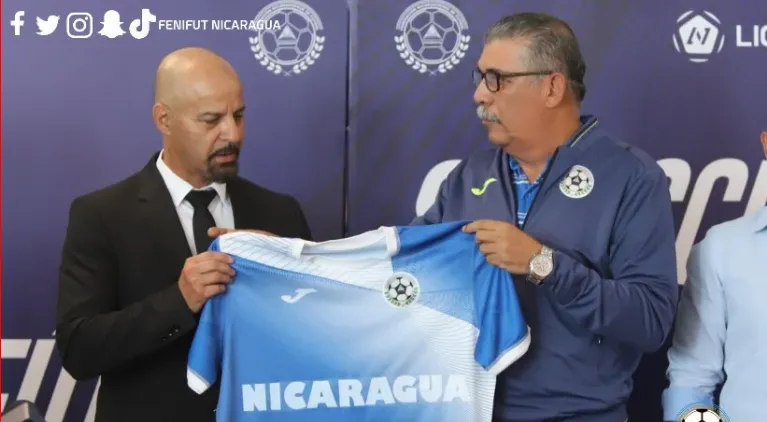 Marco Antonio Figueroa en su presentación como DT de Nicaragua.