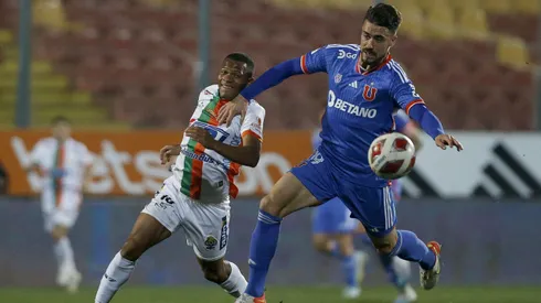 Juan Pablo Gómez alienta a sus compañeros para no bajar los brazos en la U.