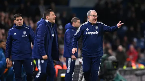 El chileno Diego Reyes acompañó a Bielsa en Leeds y hoy lo hace en Uruguay. | Foto: Getty