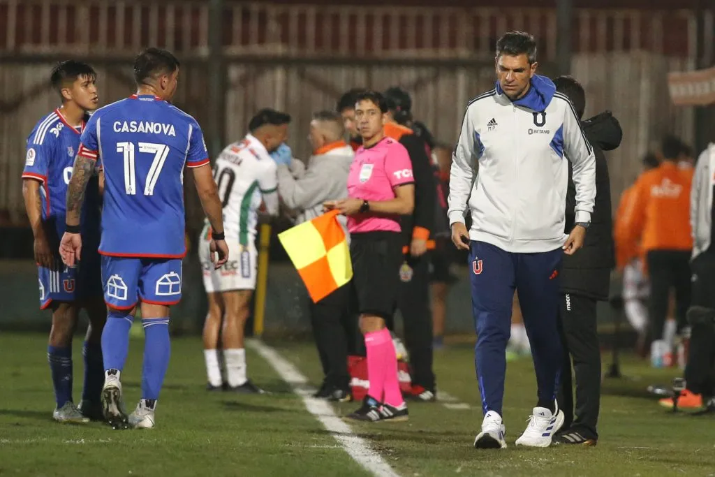 Mauricio Pellegrino también fue expulsado en Universidad de Chile. Foto: Dragomir Yankovic/Photosport