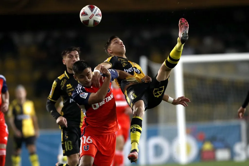 Nicolás Guerra seguirá chocando como titular en la delantera de Universidad de Chile. Foto: Andres Pina/Photosport