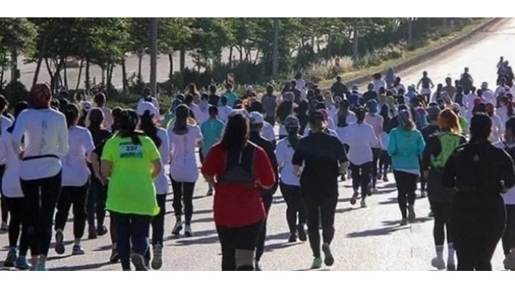 Algunas de las imágenes que se viralizaron en redes sociales, se encargaron de proteger la identidad de las corredoras