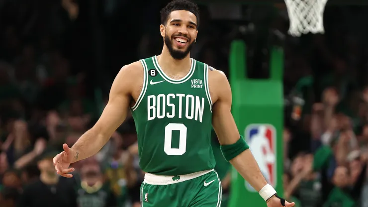 Jayson Tatum lideró el triunfo de los Boston Celtics ante Philadelphia.