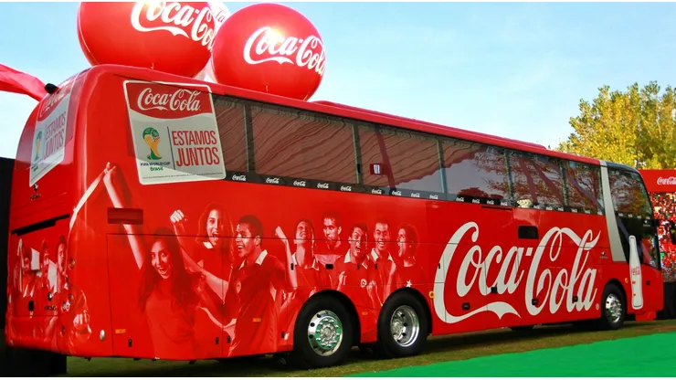 El bus de la Roja, ese que en todos los partidos traslada a la selección chilena, se quedó sin su principal marca.