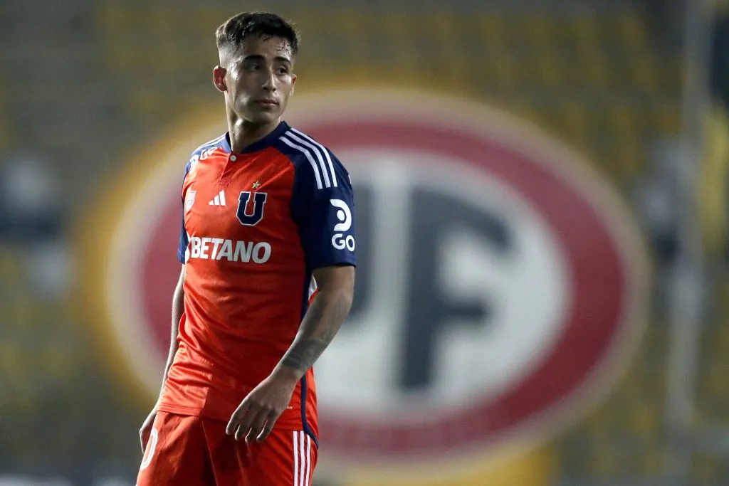 Lucas Assadi fue expulsado en el minuto 94 del partido. Foto: Andres Pina/Photosport