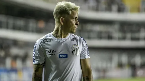 El ex jugador de la U está en graves problemas en Brasil.