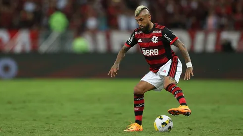 Arturo Vidal no seguirá en Flamengo y si bien sonaba en Colo Colo, los planes lo pueden llevar a Medio Oriente.