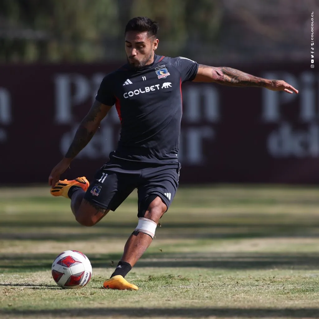 Marcos Bolados se lesionó contra Unión La Calera y quedó fuera del cruce con Boca Juniors. Eso sí, ya entrena con balón y prepara su retorno. Foto: Comunicaciones Colo Colo.