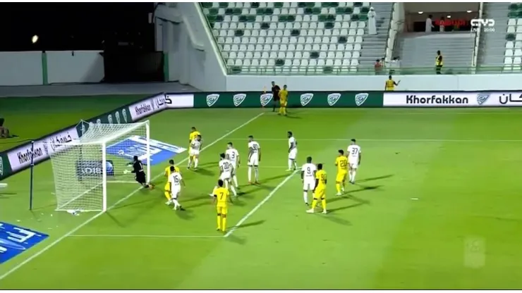 Felipe Gutiérrez anotó un golazo desde un tiro de esquina en el fútbol de Emiratos Árabes Unidos.