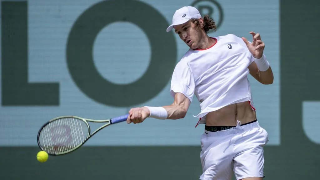 Jarry tendrá que esperar para terminar su debut en Wimbledon. | Foto: Getty