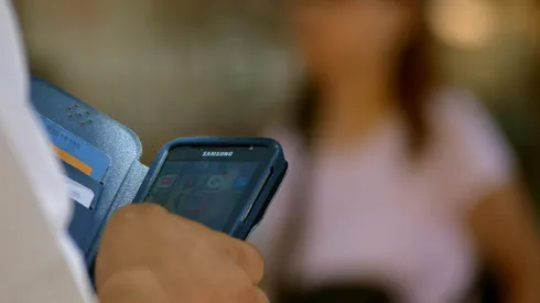 ¿De dónde es el código +44? Reportan estafas telefónicas