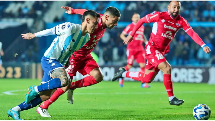 Ñublense se ve las caras ante Racing en Buenos Aires.