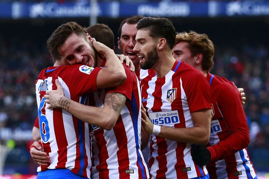 En el 2016 Atlético de Madrid cambió su escudo... ¿Volverá a sus raíces de la mano de sus socios? | Foto: Getty Images.