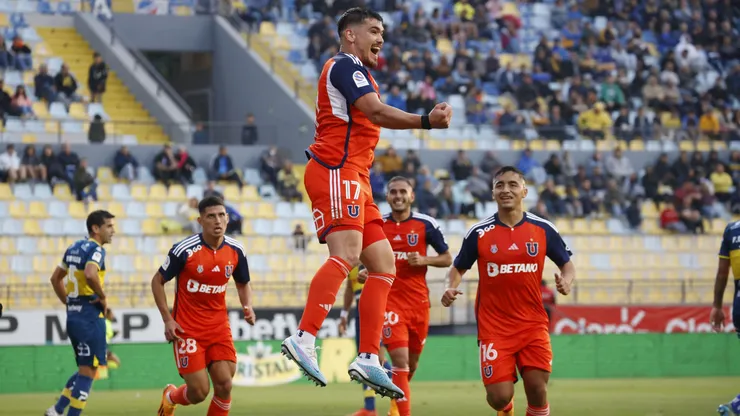 El capitán Casanova celebrando en la última victoria de la U.