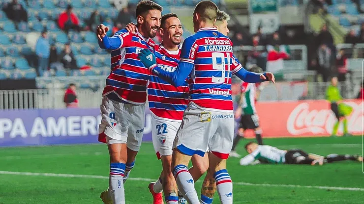 Juan Martín Lucero sentenció el triunfo de Fortaleza que elimina a Palestino de Copa Sudamericana.