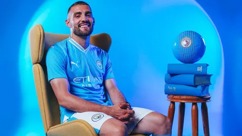 Mateo Kovacic deja el Chelsea y se suma al Manchester City tras la salida de Ilkay Gundogan.