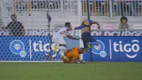 El grosero penal que se vivió en la Copa Oro