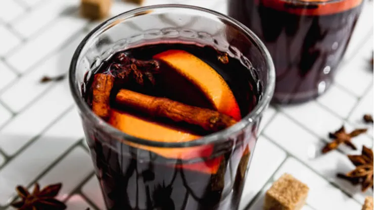 ¿Cómo se hace el vino navegado?
