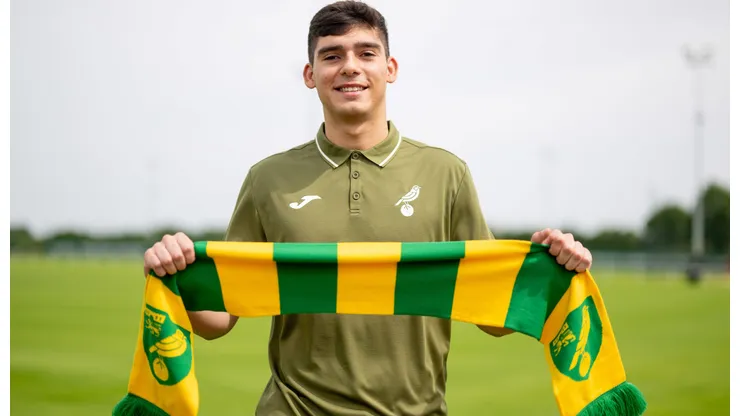 Vicente Reyes ya es jugador del Norwich, donde tendrá de compañero a Marcelino Núñez.