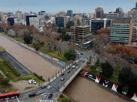 Boric confirma que el corte de agua ya no va en Santiago