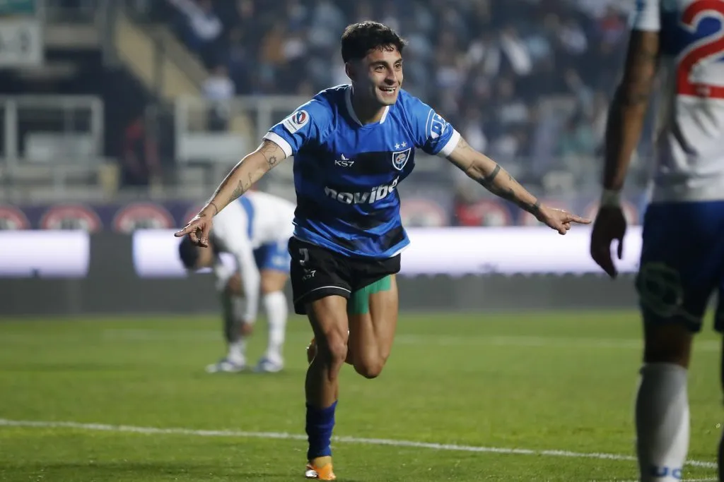 La Roja acusó que Javier Altamirano llegó lesionado desde Huachipato y no como dijo el técnico Gustavo Álvarez. Foto: Photosport.