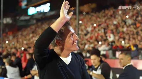 El DT de la Roja dijo presente en la despedida de Maxi Rodríguez.