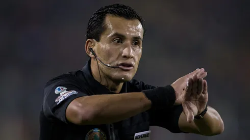 Enrique Osses explicó la gran crisis que vive el arbitraje en el fútbol chileno.