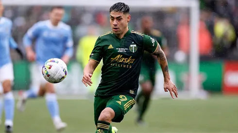 Felipe Mora vuelve a las canchas después de varios meses sin jugar por una lesión.