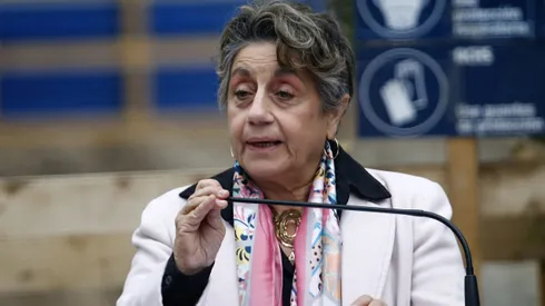 ¿Cómo se puede juntar agua en la lavadora antes de que la corten?