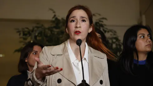 Revolución Democrática pide congelar militancia de Catalina Pérez