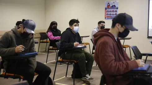 ¿Cuáles son las carreras que tienen menor cesantía en Chile?