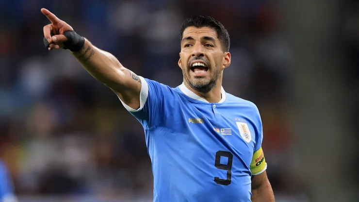 Vicepresidente de Gremio desmiente el retiro de Luis Suárez