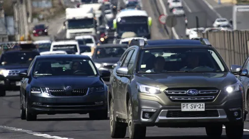 Revisa en detalles qué vehículos no pueden circular en la provincia de Santiago, San Bernardo y Puente Alto este lunes 6 de mayo.