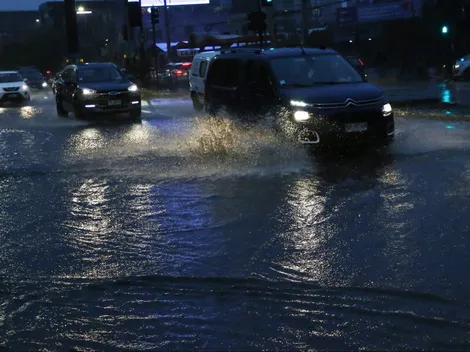 Se aproxima sistema frontal ¿Cuándo llueve en Santiago?