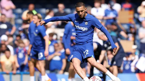 LONDON, ENGLAND - MAY 28: Hakim Ziyech of Chelsea warms up prior to the Premier League match between Chelsea FC and Newcastle United at Stamford Bridge on May 28, 2023 in London, England. (Photo by Warren Little/Getty Images)