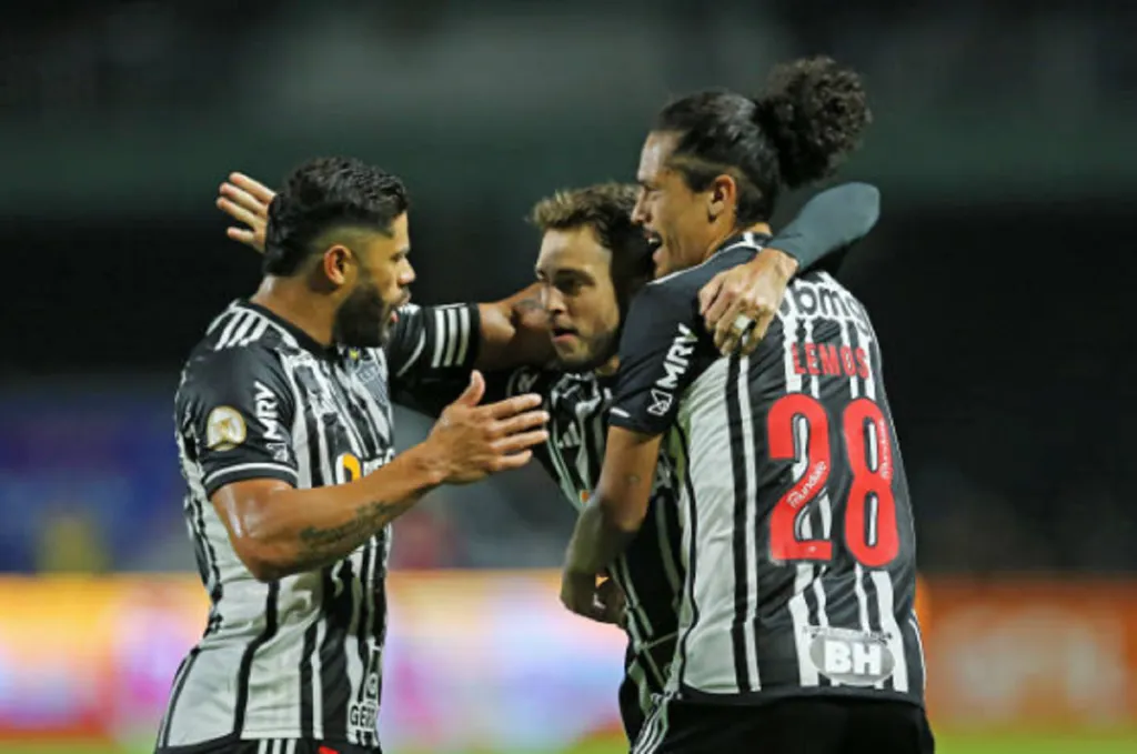 Mauricio Lemos “28” celebra un gol de Atlético Mineiro. (Getty Images).