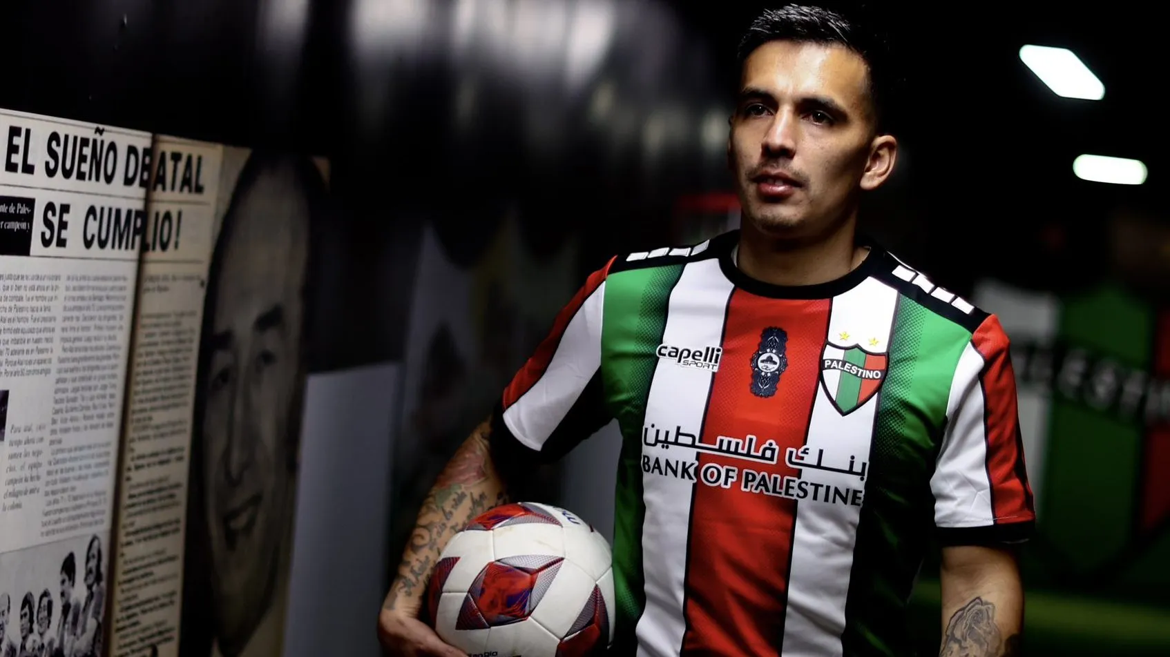 Joe Abrigo ya es oficialmente jugador de Palestino. Foto: Comunicaciones Palestino.