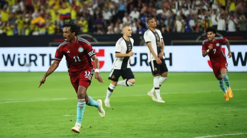 Cuadrado anotó de penal el 2-0 para Colombia