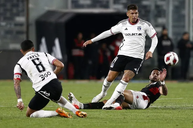 Alan Saldivia aprovechó su oportunidad y se ganó una camiseta de titular en Colo Colo. | Foto: Photosport.