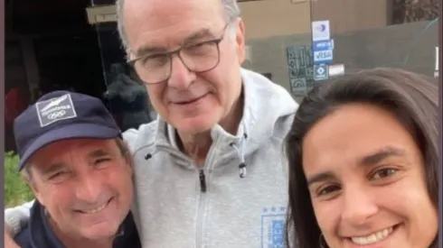 Todos felices con la visita del Loco Bielsa.