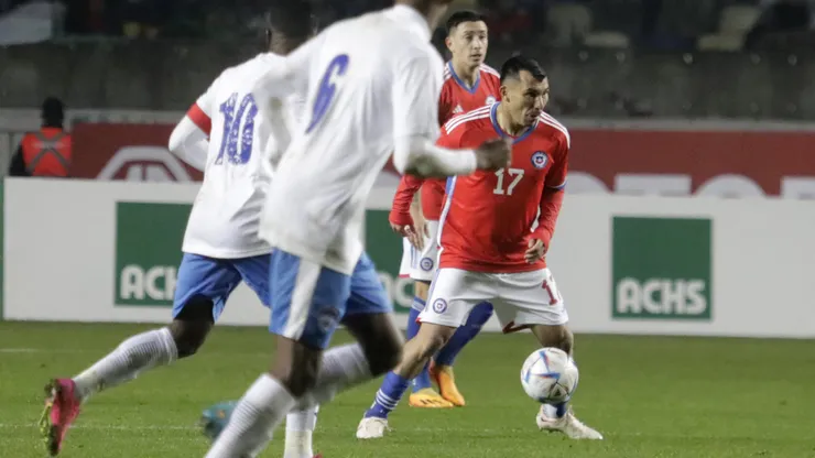 Los históricos como Gary Medel son los llamados a comandar a la Roja en su intento de volver a la Copa del Mundo.