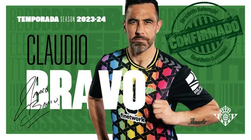 Claudio Bravo renovó con el Real Betis y seguirá como su arquero durante la temporada 2023/24. El chileno estará en Europa hasta los 41 años, casi descartando su regreso a Chile.