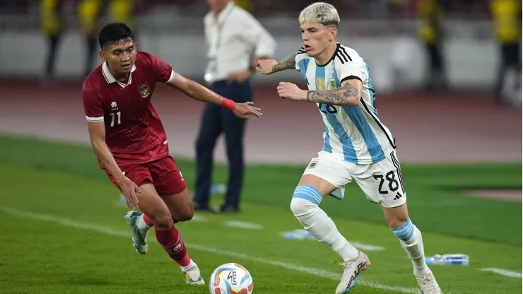 Alejandro Garnacho fue una de las figuras que aprovechó la ausencia de Lionel Messi en Argentina para sumar minutos ante Indonesia.
