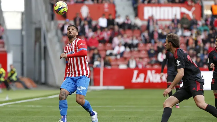 Sporting de Gijon renueva a Jeraldino con condiciones "de juvenil"