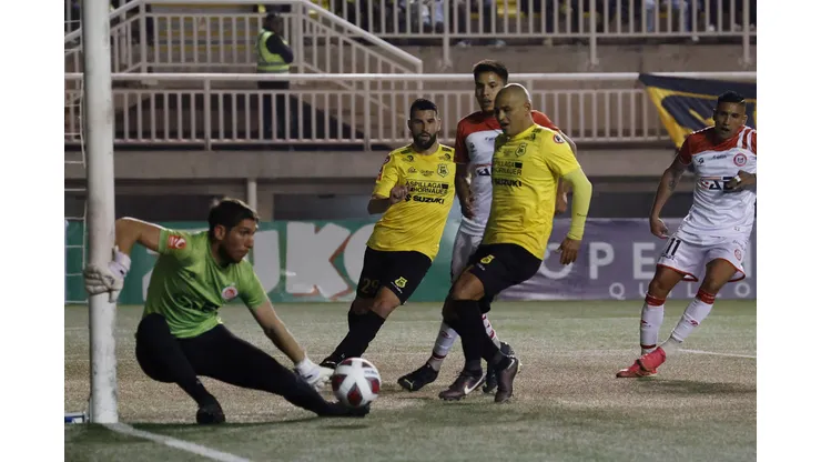 Chupete ya suma 10 goles en la B