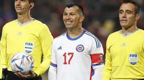 Gary Medel alcanzó más de 150 partidos defendiendo la camiseta de la selección chilena.