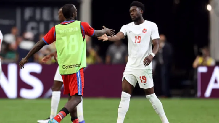 Cecilio Waterman se despidió de Alphonso Davies tras la derrota de Panamá vs. Canadá en la semifinal de la Concacaf Nations League.